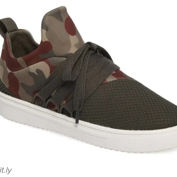 Steve Madden Shoes - - Steve Madden Camouflaged Amy green Lancer athleisure Sneakers in size 7.5
